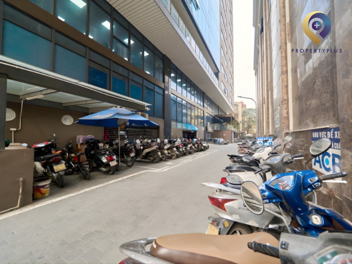 Sảnh lễ tân rộng rãi và sáng đẹp tại tòa nhà Detech Tower II - hình ảnh từ Property Plus